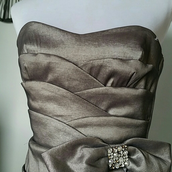 Dress - Picture 3 of 3